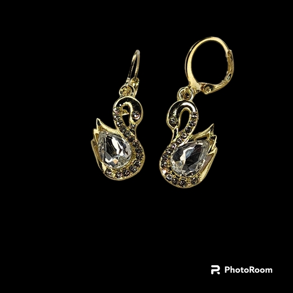 Elegant Gold CrystalSwan Earrings Pear Crystal Drop Earrings Trendy NWT - Picture 1 of 5